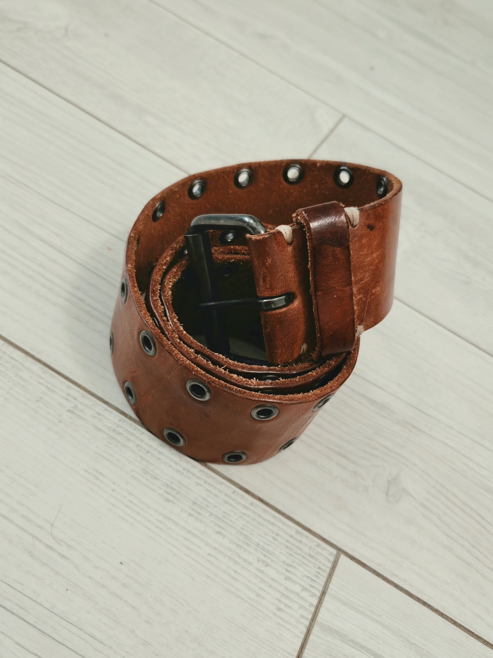 GAP Vintage Brown Genuine Leather Grommet Belt Size M